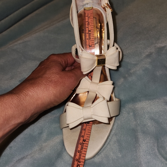 Ted Baker white heels with bow - Picture 11 of 15